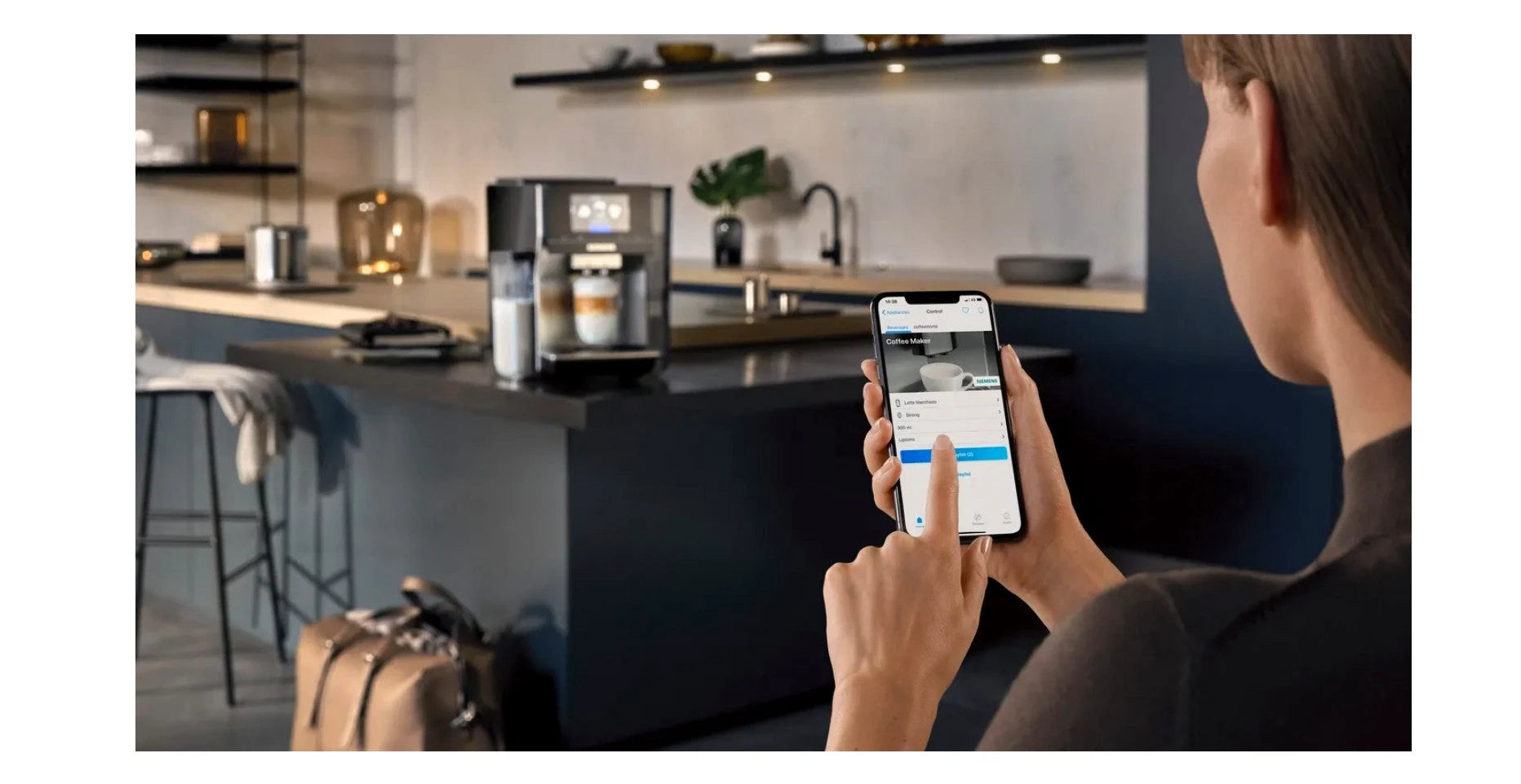 SIEMENS Kaffeevollautomat EQ.700 integral - TQ707D03, Full-Touch-Display