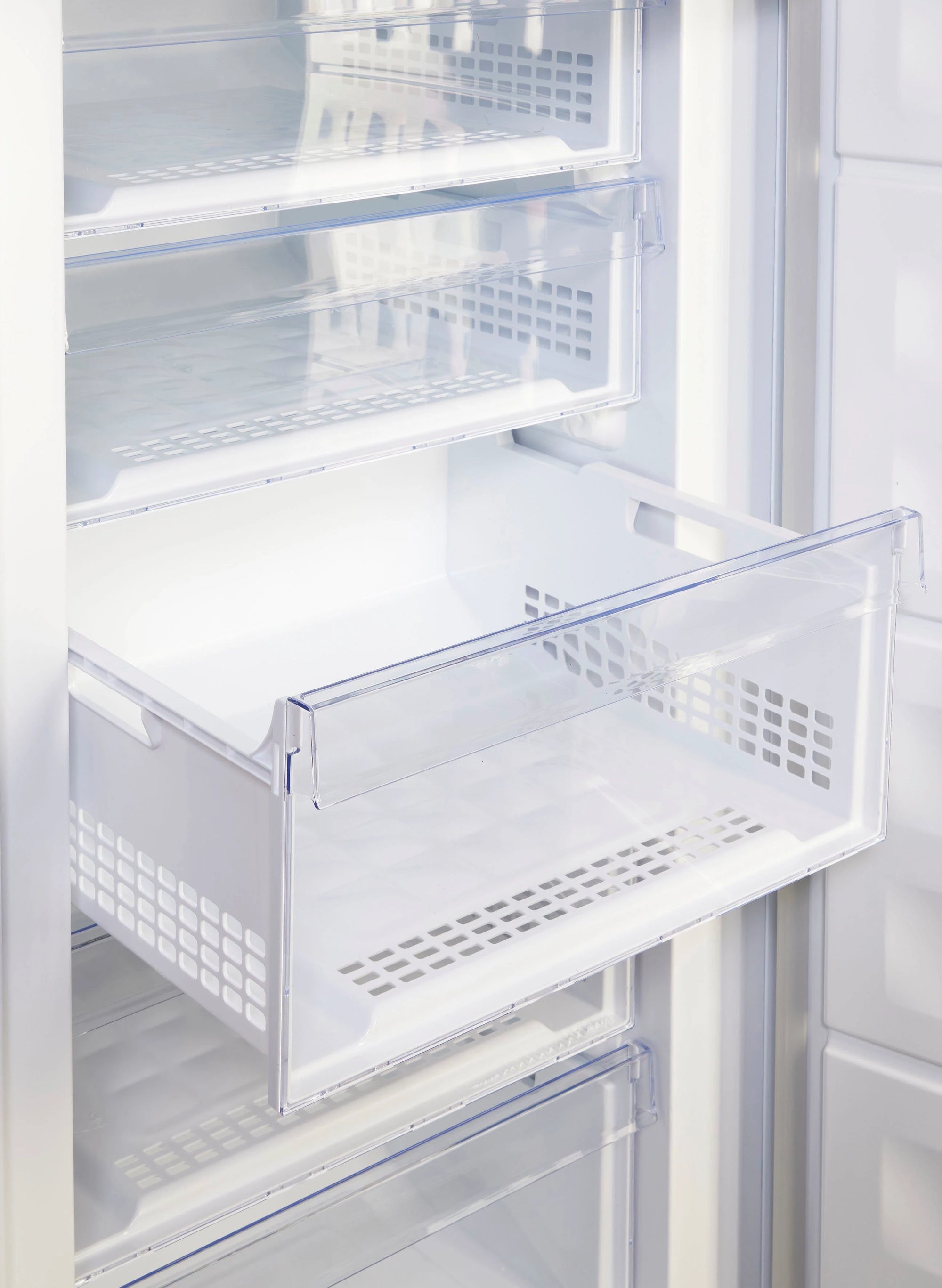 BEKO Gefrierschrank RFNE448E45W 7278440513, 192 cm hoch, 70 cm breit